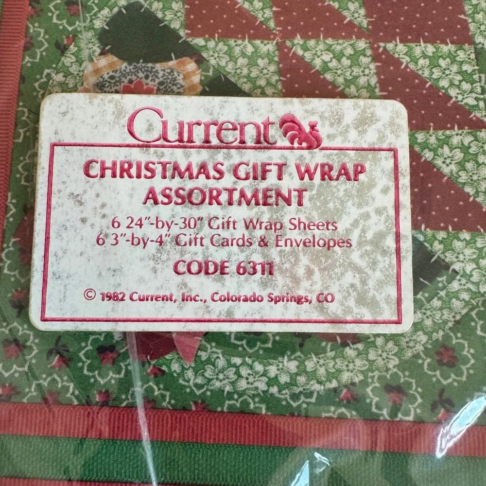 Vintage 1982 Current Inc Christmas Gift Wrap Assortment Santa Quilt